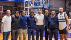 El Intendente de San Fernando, Juan Andreotti, visitó al equipo en el Juego 1 de los Playoffs de la Liga Federal 2026